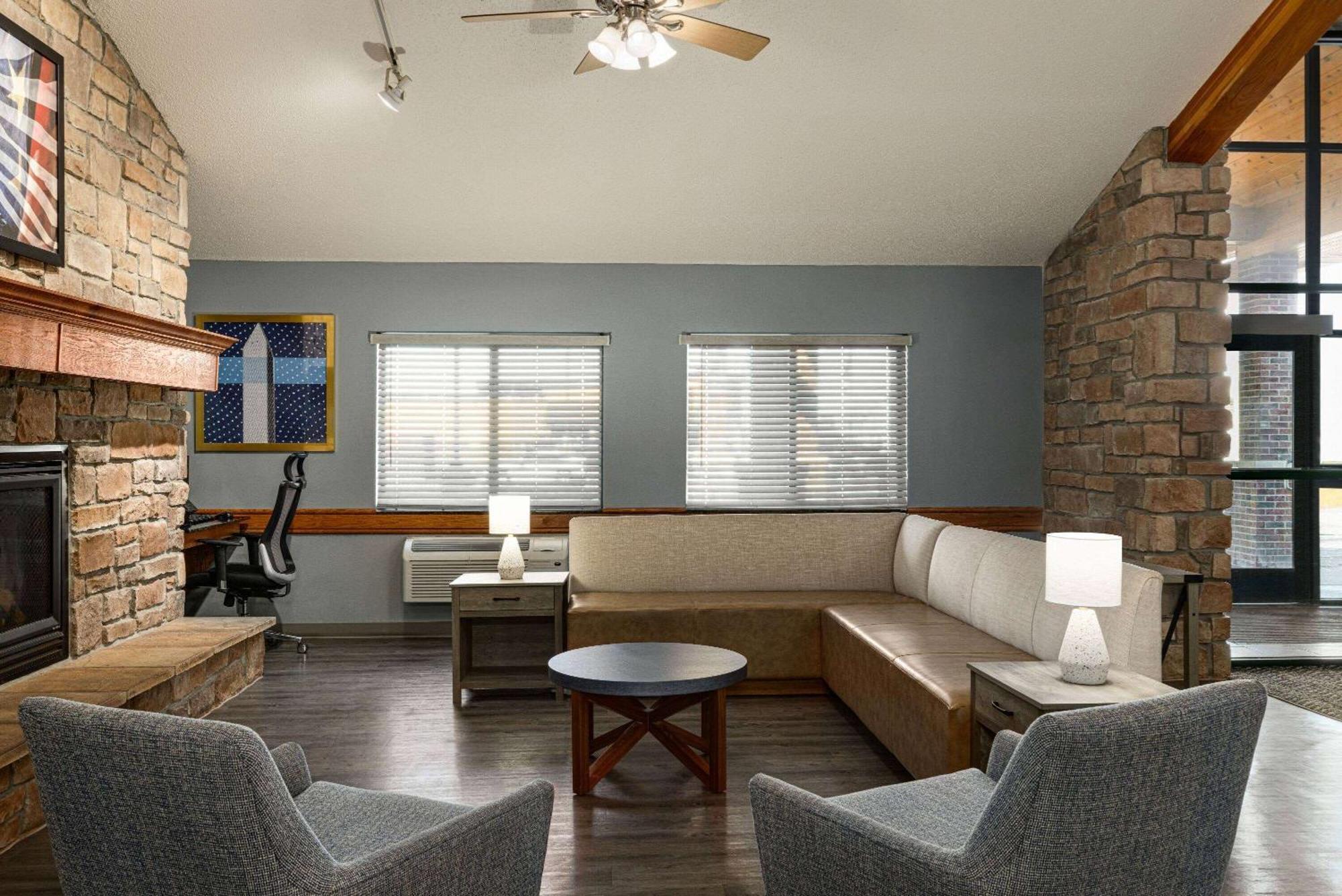 Americinn By Wyndham Lincoln South מראה חיצוני תמונה